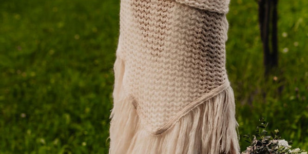 Come coprire le spalle per una cerimonia